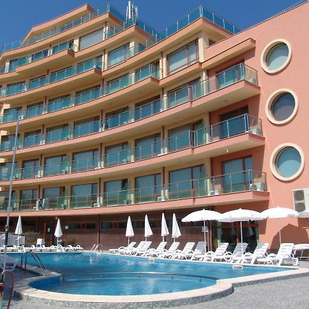 Апартаменти Съни Бей Pantai Sunny Luaran gambar