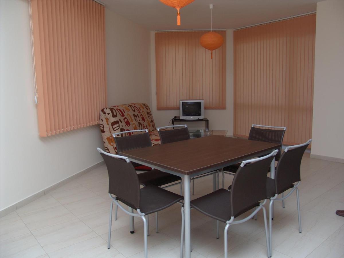 Апартаменти Съни Бей Pantai Sunny Luaran gambar