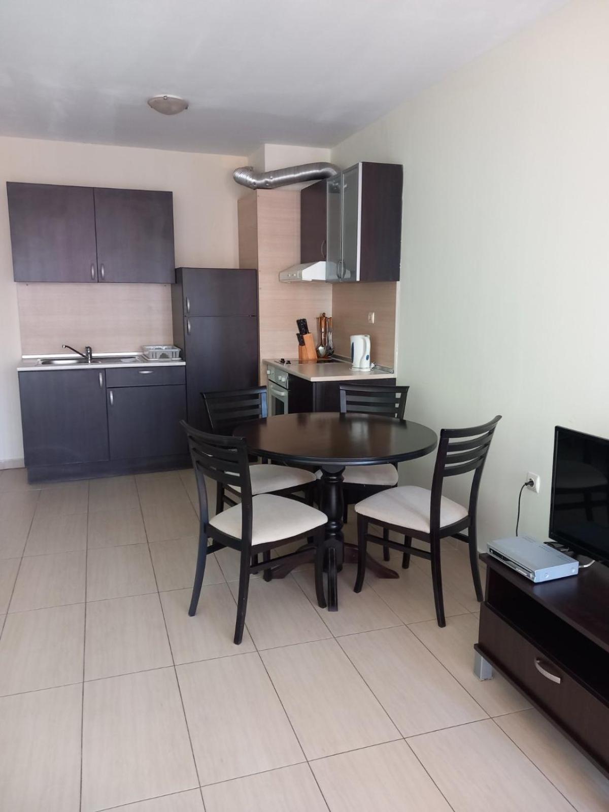 Апартаменти Съни Бей Pantai Sunny Luaran gambar