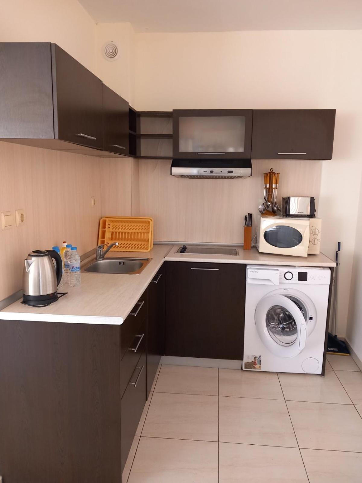 Апартаменти Съни Бей Pantai Sunny Luaran gambar